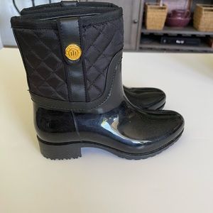 Tommy Hilfiger short boots